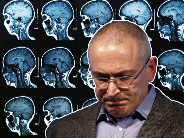 Ходорковский развесил по квартире подсказки действий из-за смертельного заболевания